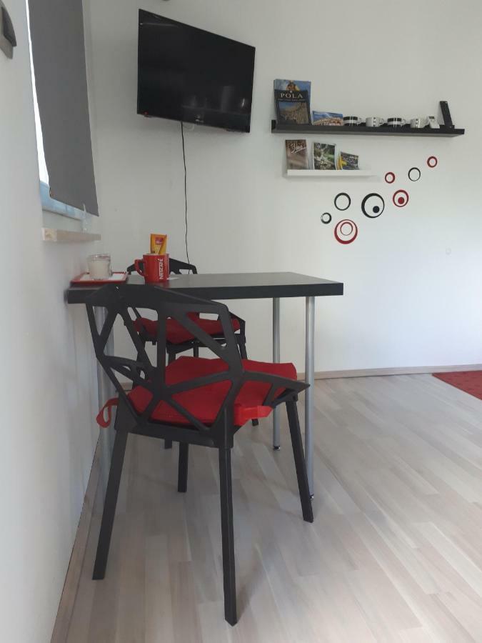 Studio Apartman Splash Pjescana Uvala Exterior photo